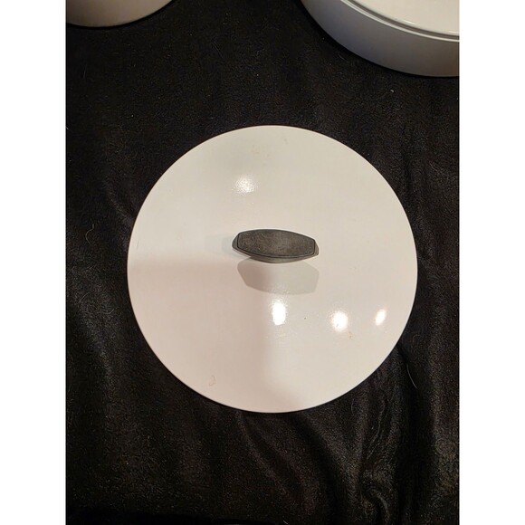 Corning Ware vintage B-1 3/4 QT And B-10-B 10" Skillet With Lids - Picture 4 of 16